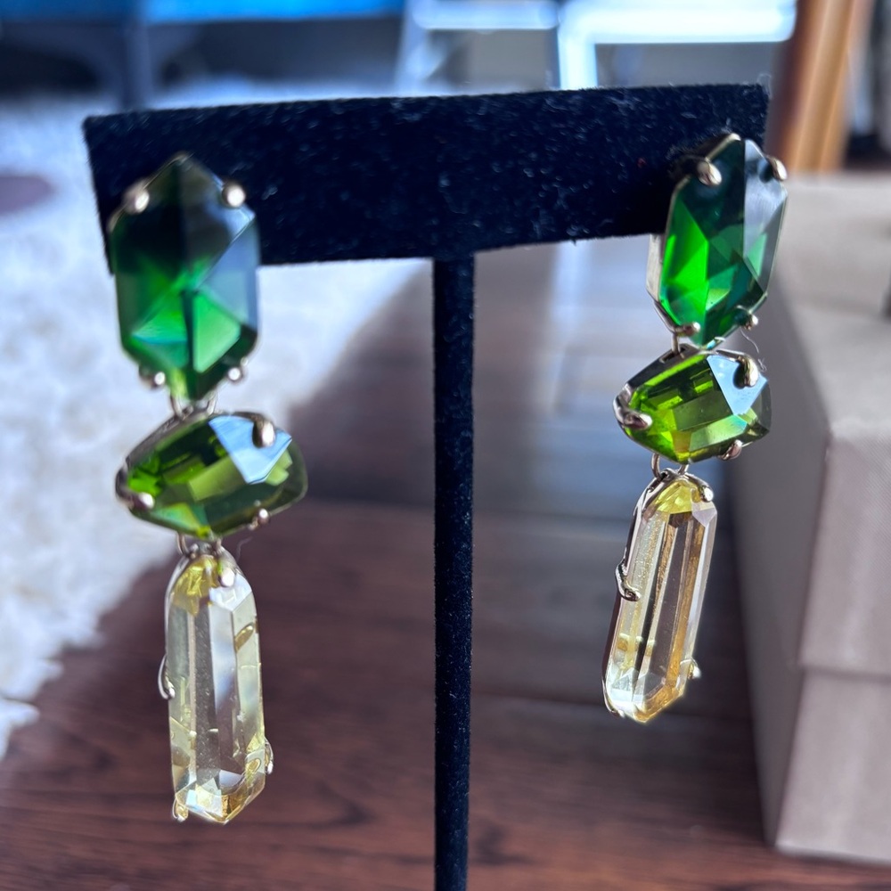 2 Pair of Elegant Drop Earrings